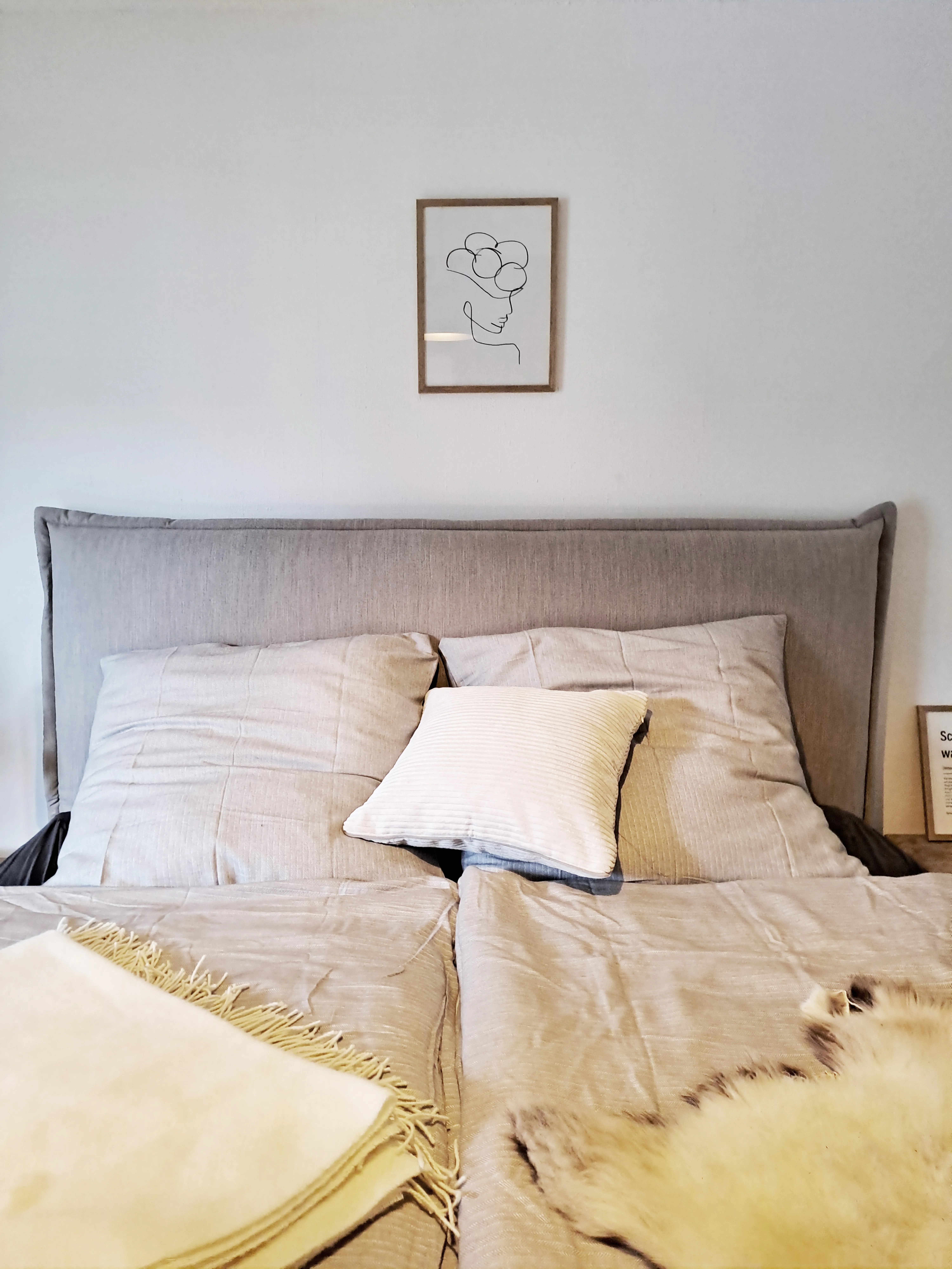 Schlafzimmer mit Doppelbett